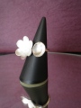 Bague ouverte fleur - Les bagues ajustables